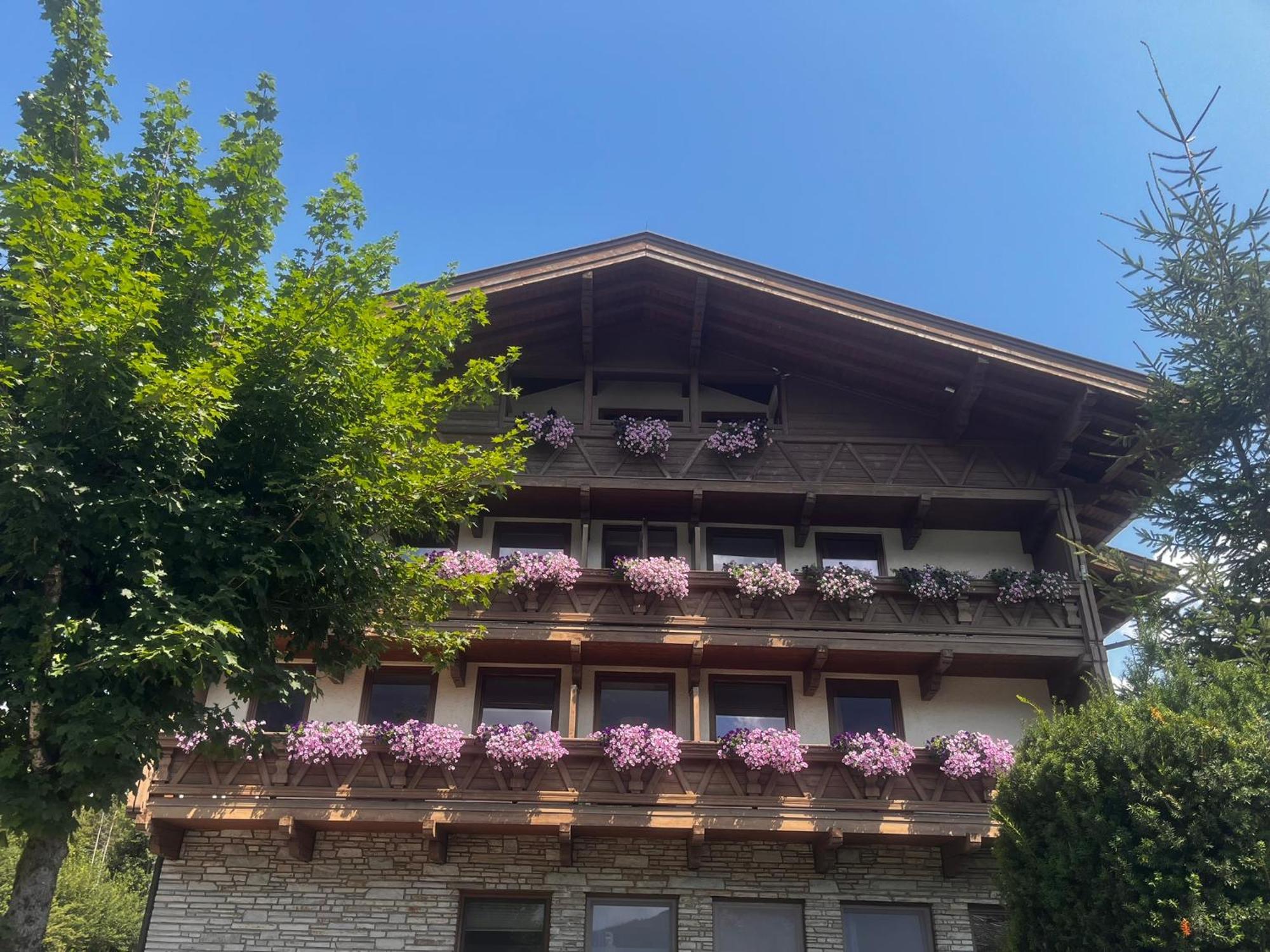 Hotel Clc Alpine Centre 3*